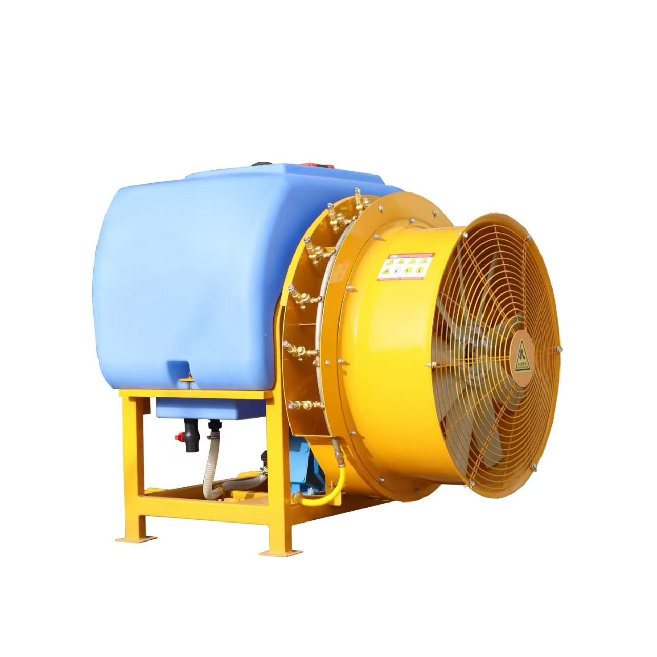 Подвесной турбинный опрыскиватель на тракторе Подвесной турбинный опрыскиватель на тракторе