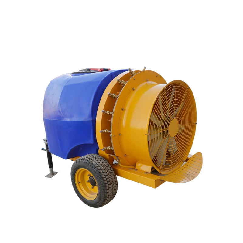 Прицепной опрыскиватель для сада